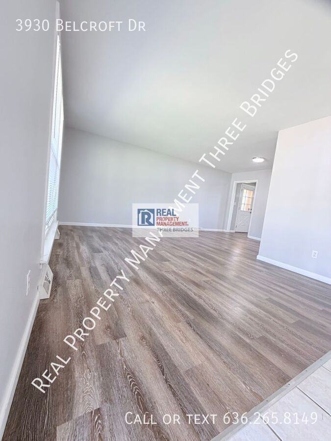 3930 Belcroft Dr - Photo 2 of 23