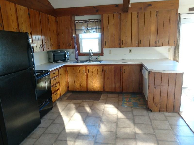 1408 Latham Rd - Photo 7 of 17