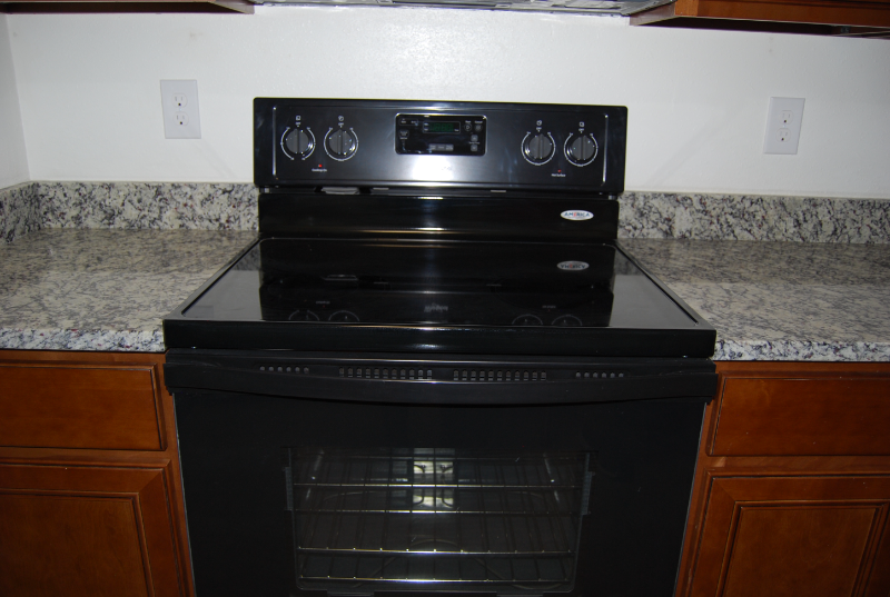 1048 Hunt St Nw - Photo 3 of 5