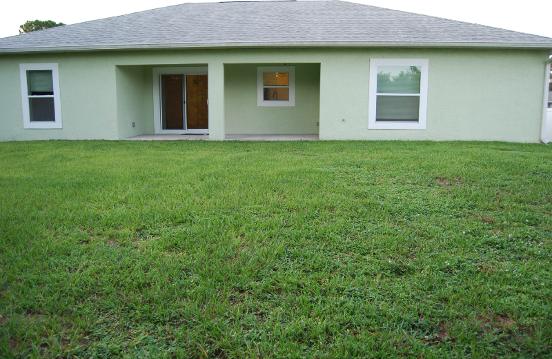 1048 Hunt St Nw - Photo 4 of 5