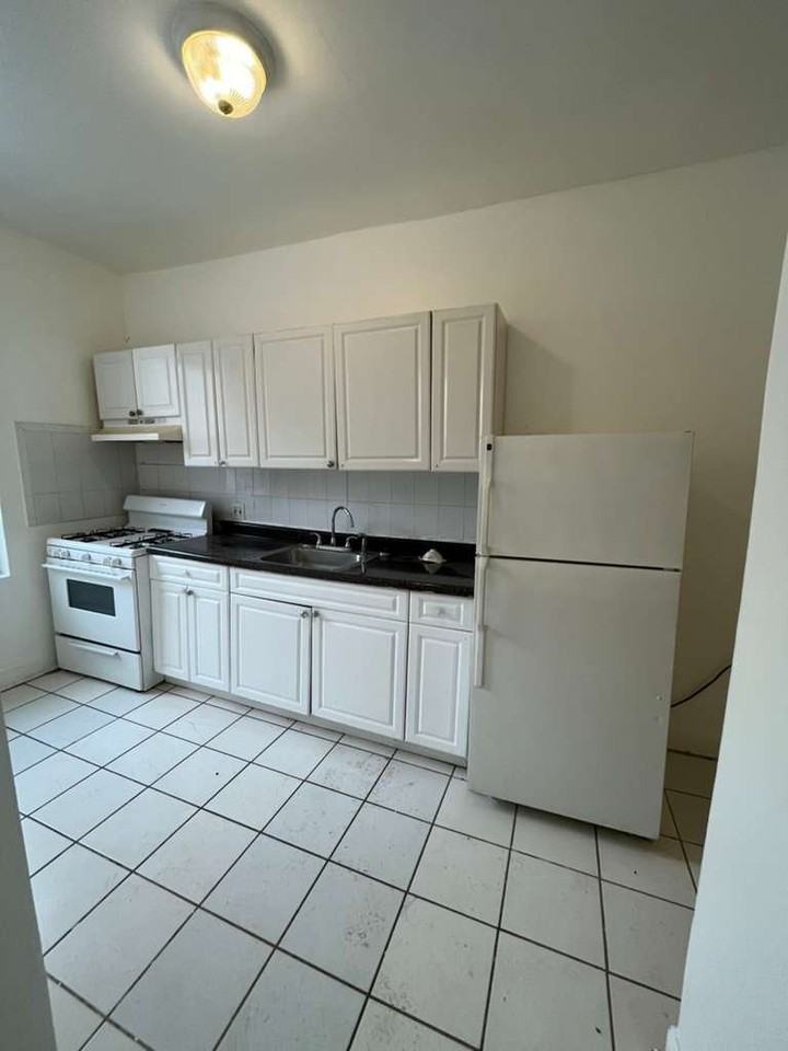 154 Belmont Ave - Photo 6 of 30