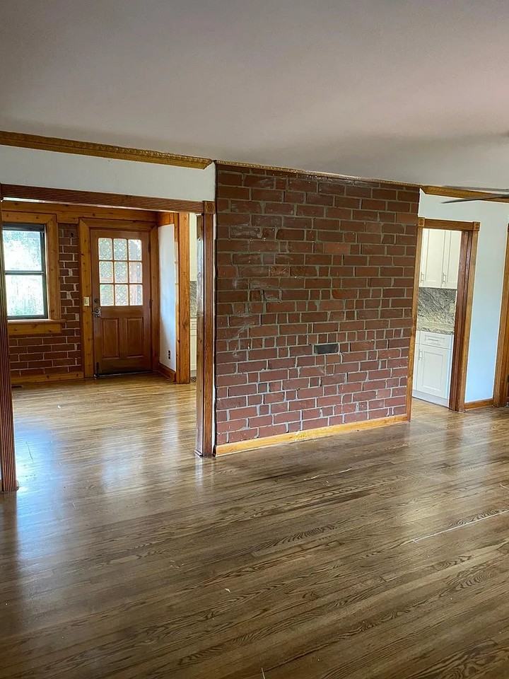 2107 Lou Dr W - Photo 5 of 10