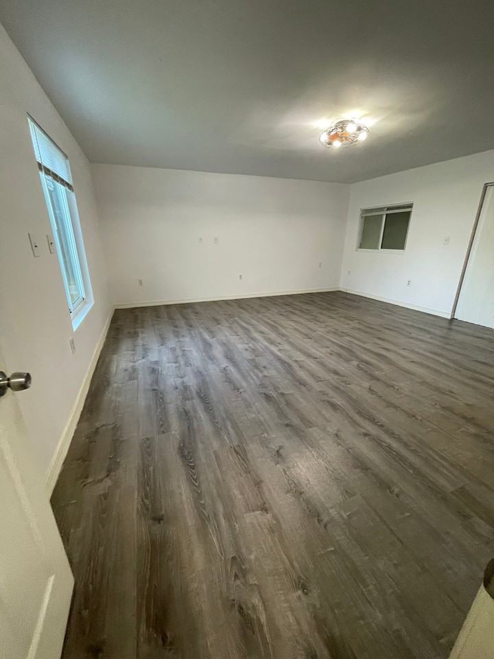 5003 Regina Dr - Photo 3 of 10