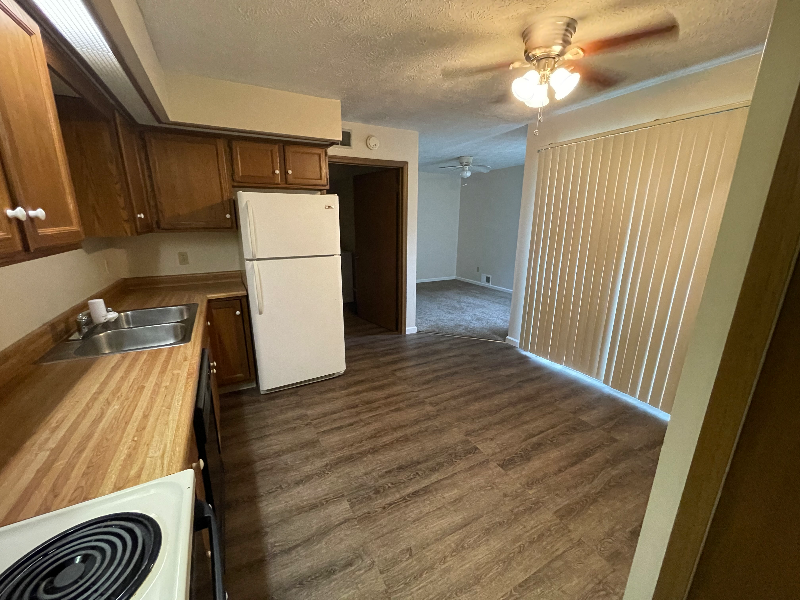 1352 Red Tail Hawk Dr - Photo 2 of 12