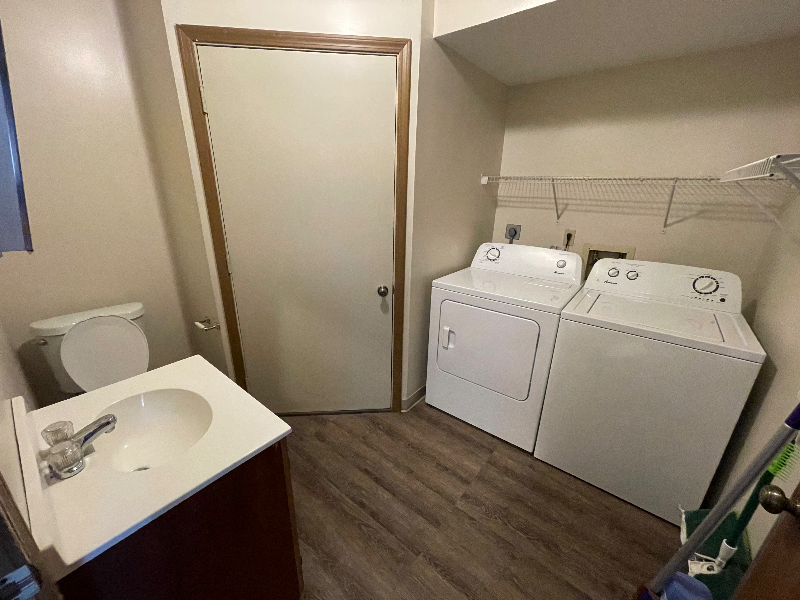 1352 Red Tail Hawk Dr - Photo 3 of 12