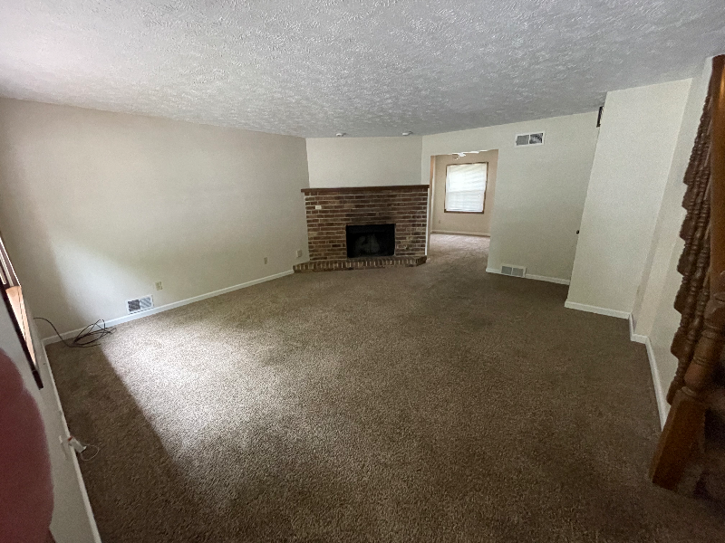 1352 Red Tail Hawk Dr - Photo 4 of 12