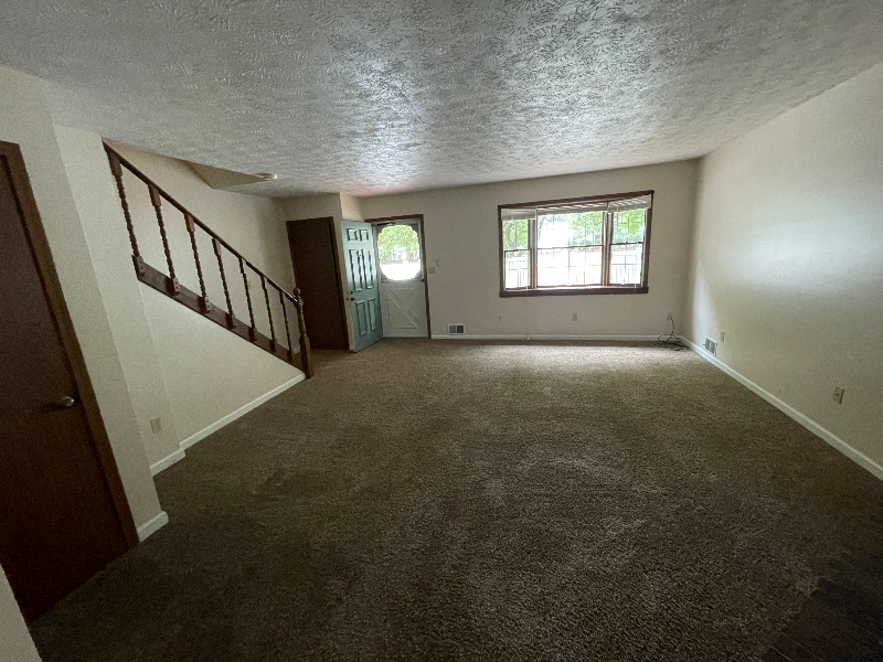 1352 Red Tail Hawk Dr - Photo 5 of 12