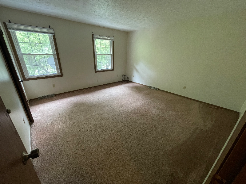 1352 Red Tail Hawk Dr - Photo 6 of 12