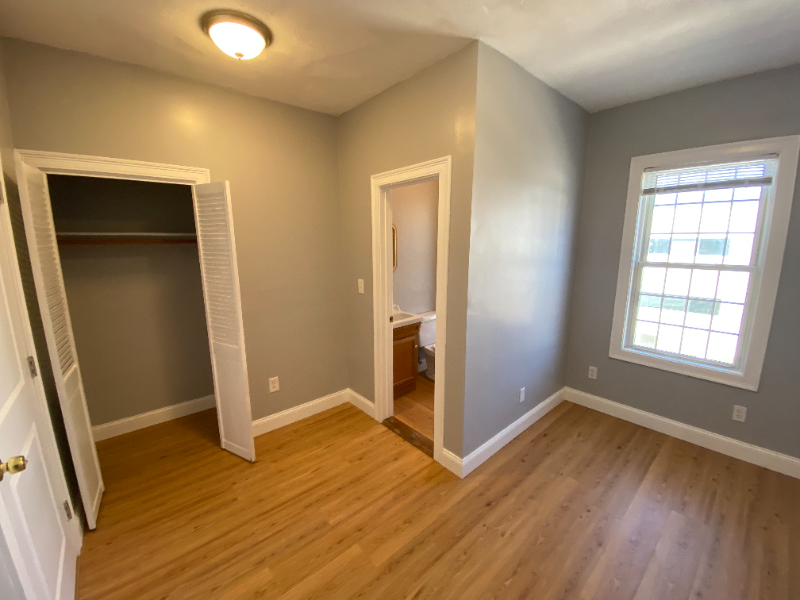 824 Main St - Photo 2 of 9