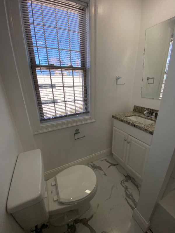 824 Main St - Photo 5 of 9