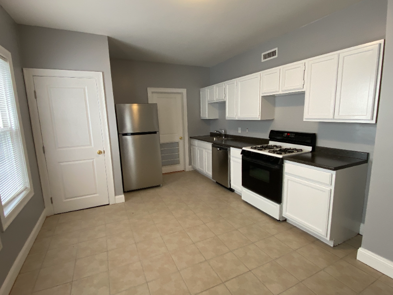 824 Main St - Photo 6 of 9