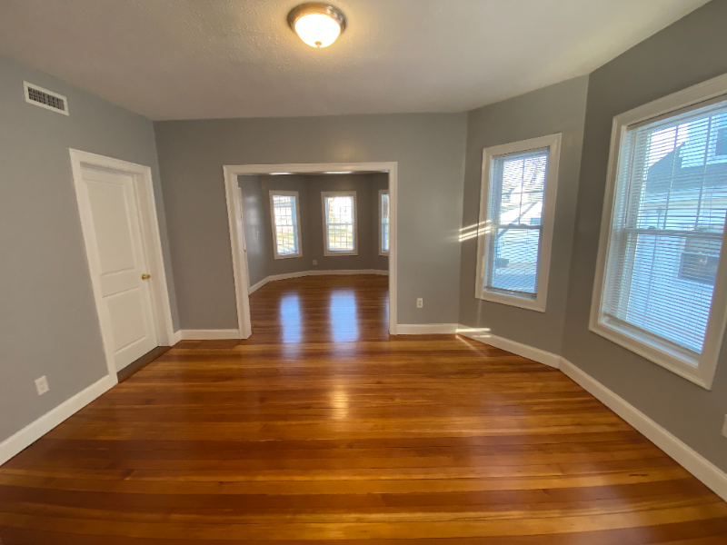 824 Main St - Photo 5 of 11