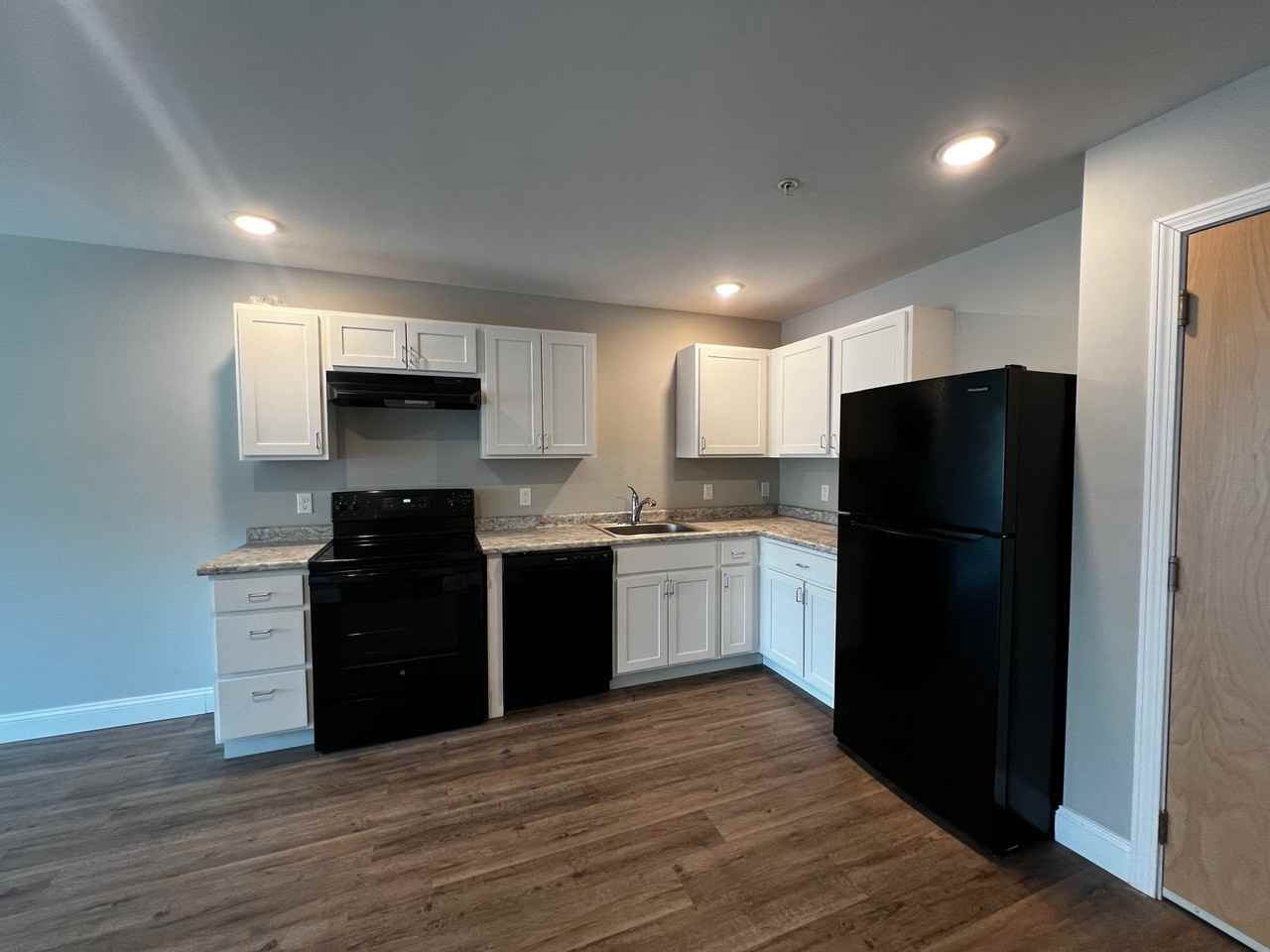 197 Pearl St - Photo 2 of 12