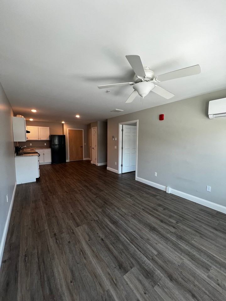 197 Pearl St - Photo 4 of 12