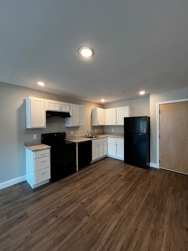 197 Pearl St - Photo 5 of 12