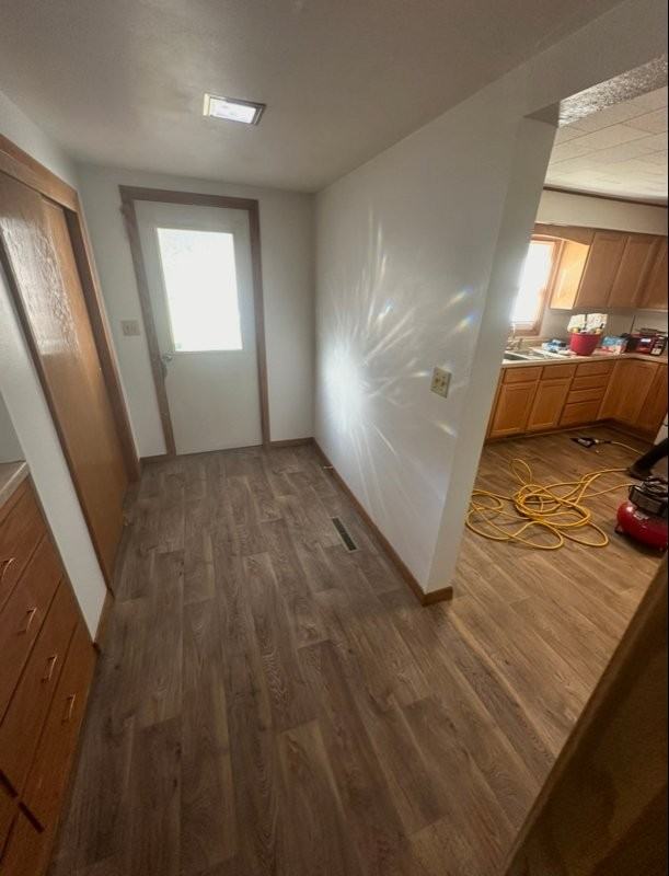 1022 Wilson Ave - Photo 3 of 11