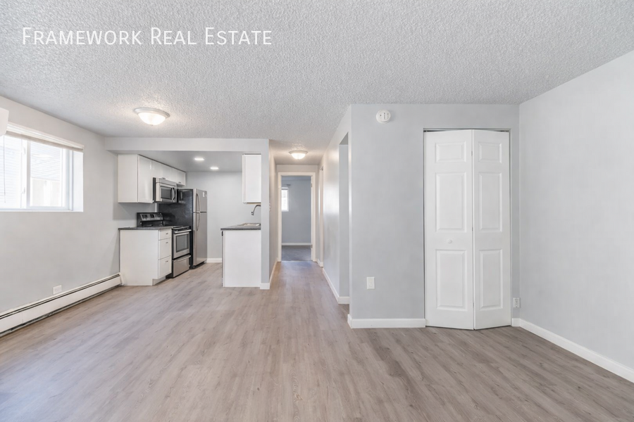 828 12th St #103 - Photo 5 of 24