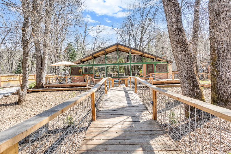 21593 Crystal Falls Dr - Photo 2 of 29