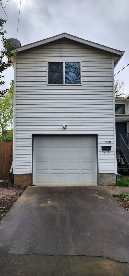 1008 Se Sherrett St - Photo 2 of 18