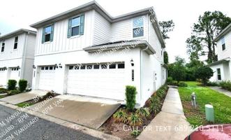 featured image of 2924 Oak Park Way #A