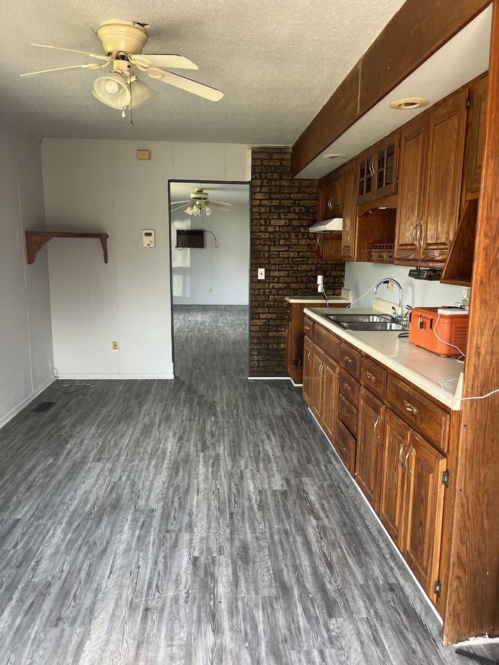 1306 Cleveland Ave - Photo 2 of 17