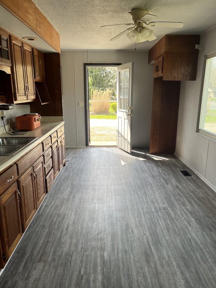 1306 Cleveland Ave - Photo 3 of 17