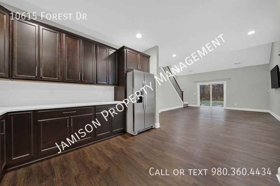 10615 Forest Dr - Photo 6 of 28