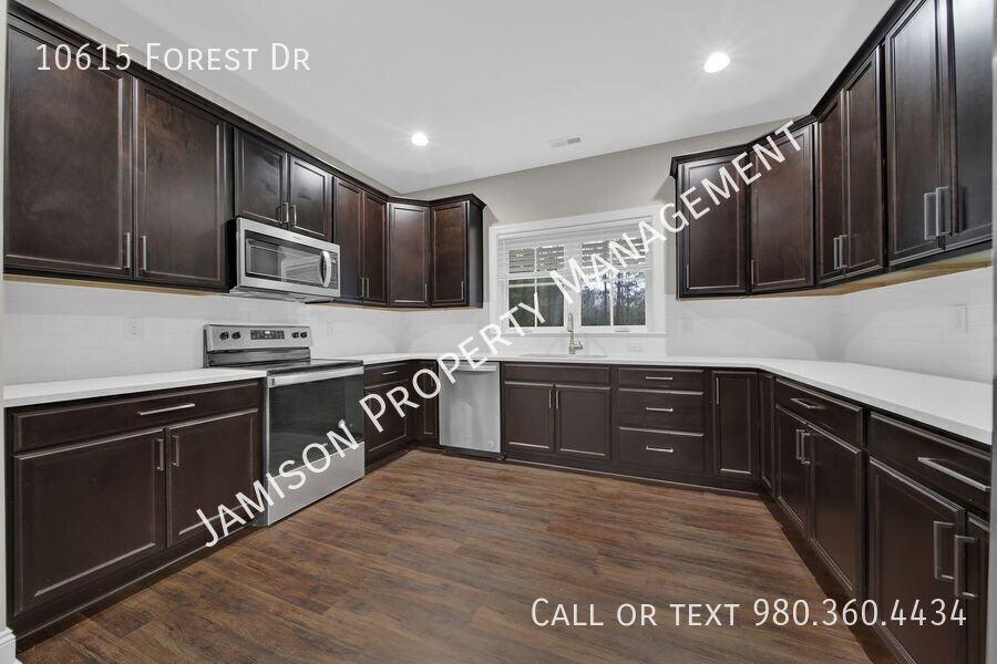 10615 Forest Dr - Photo 7 of 28