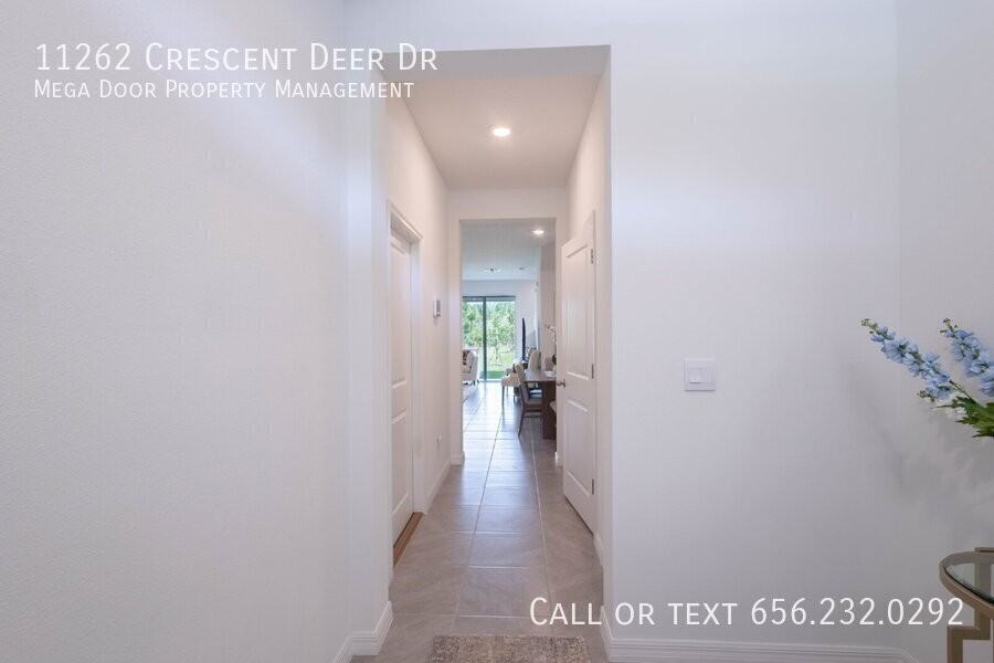 11262 Crescent Deer Dr - Photo 2 of 35