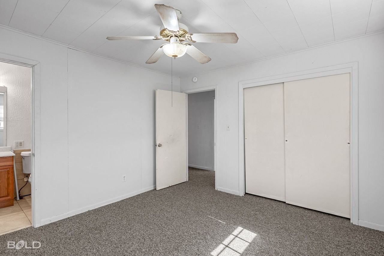 7062 Winburn Dr - Photo 3 of 33