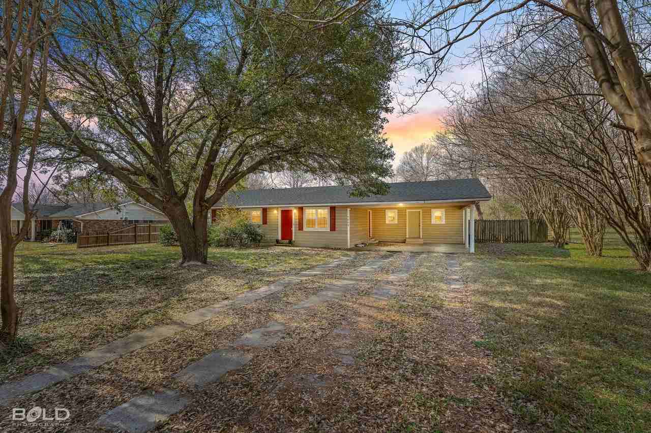 7062 Winburn Dr - Photo 6 of 33