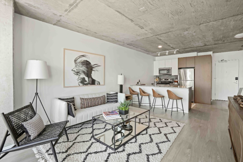 2113 S Wabash Ave - Photo 4 of 14