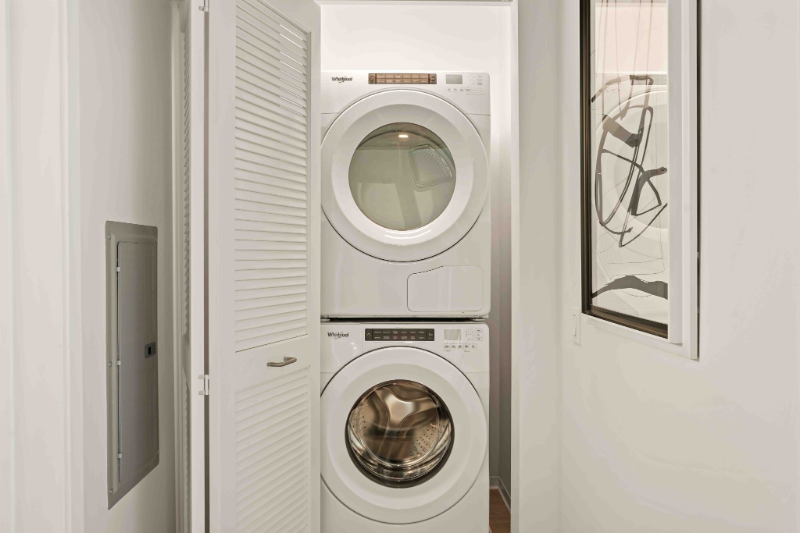 2113 S Wabash Ave - Photo 7 of 14