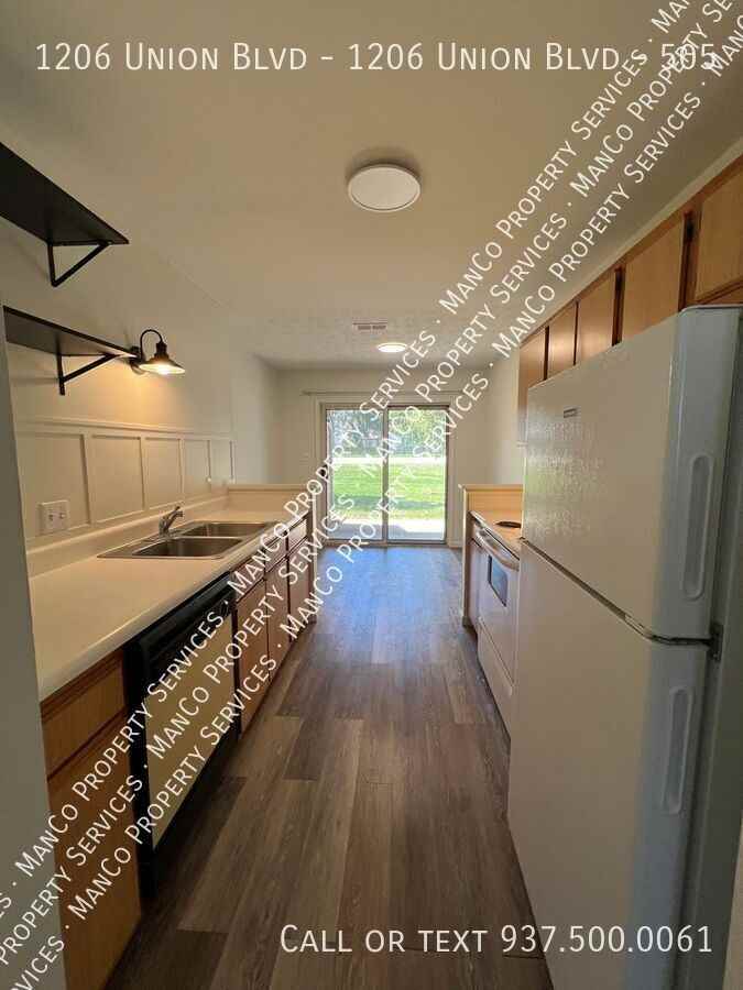 1206 Union Blvd - 1206 Union Blvd #505 - Photo 4 of 9