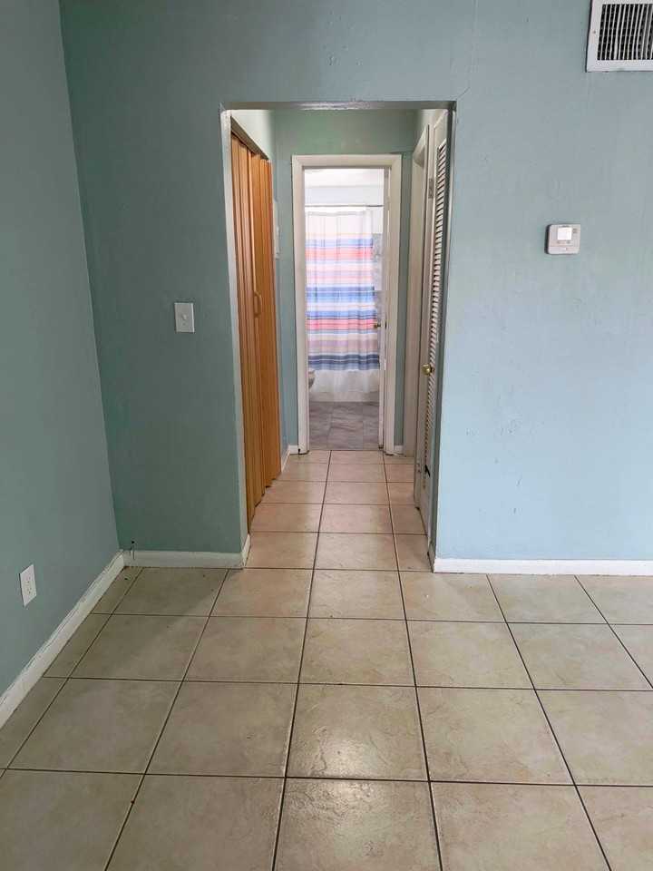 3701 Sw 59th Ter #11 - Photo 7 of 8