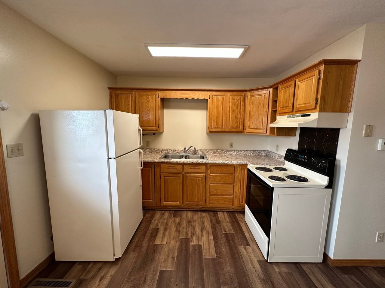 350 N Lakeland Dr #348 - Photo 2 of 19