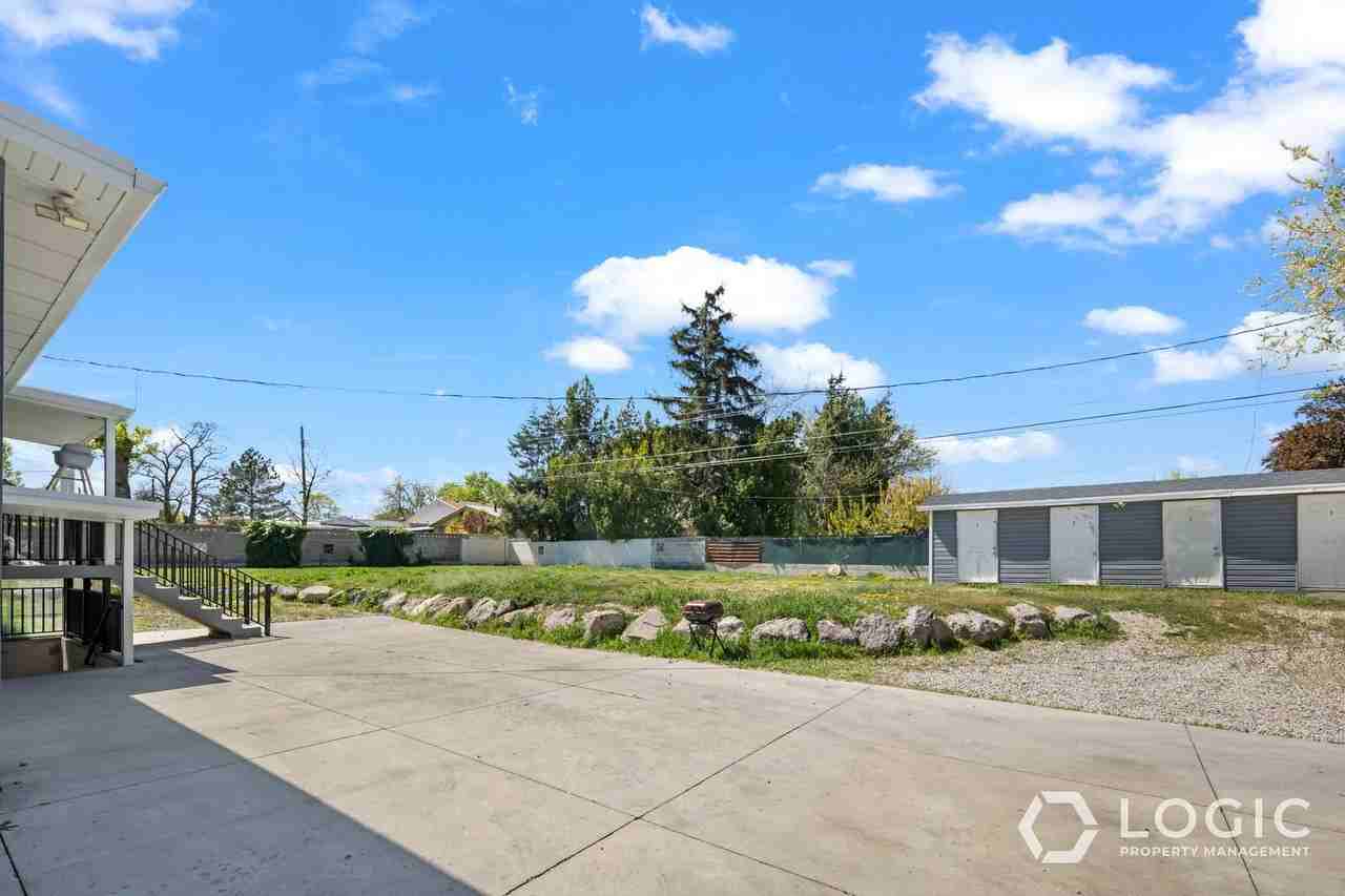 4222 S 4800 W - Photo 3 of 16