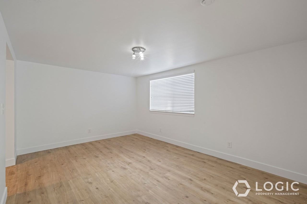 4222 S 4800 W - Photo 6 of 16