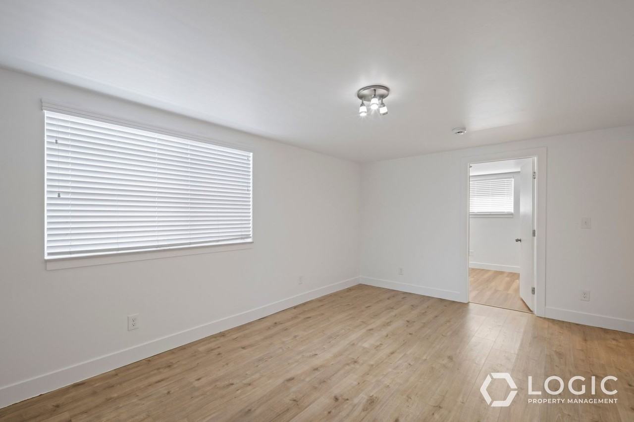 4222 S 4800 W - Photo 7 of 16