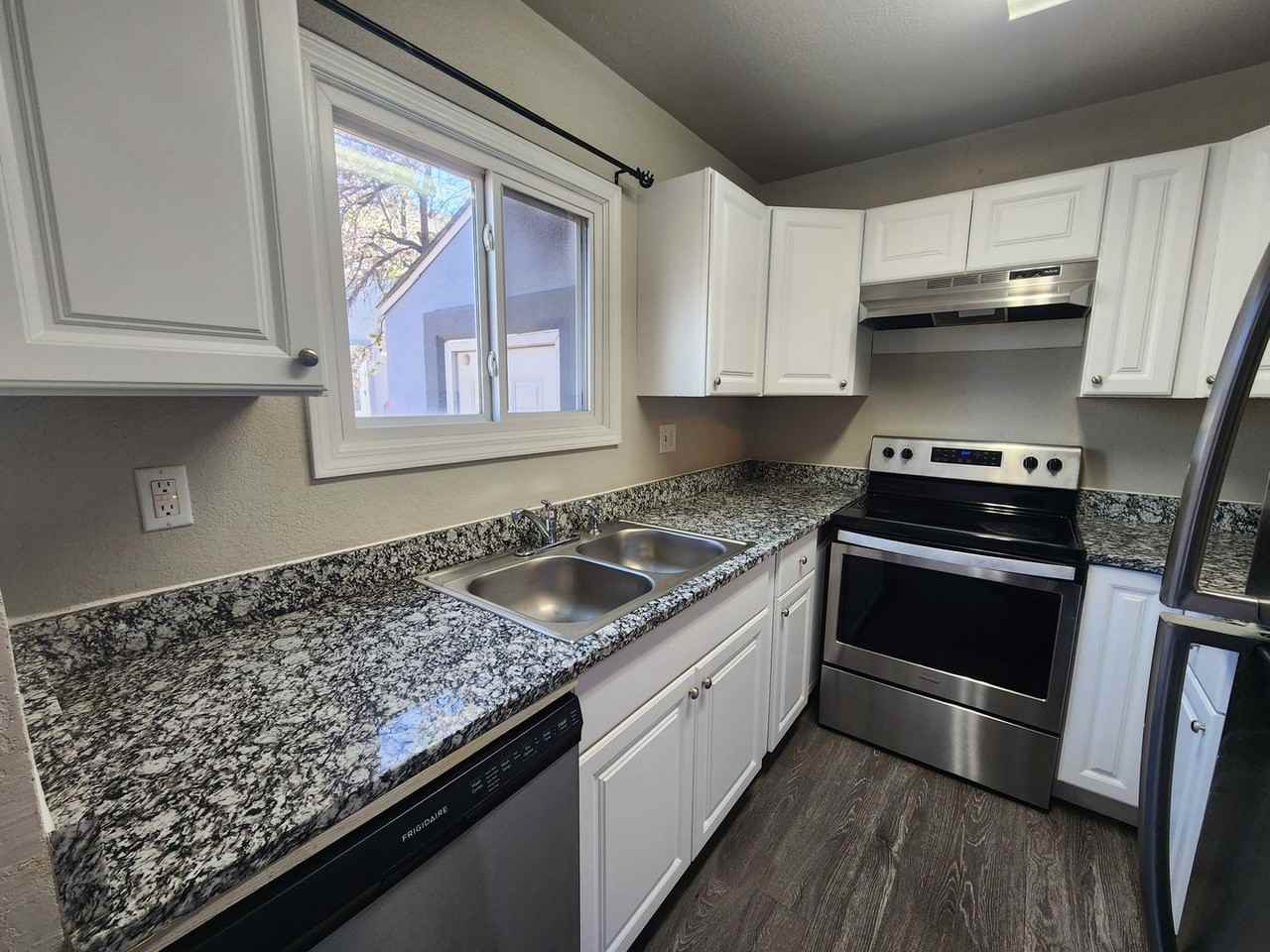 223 N Race St #B - Photo 3 of 13