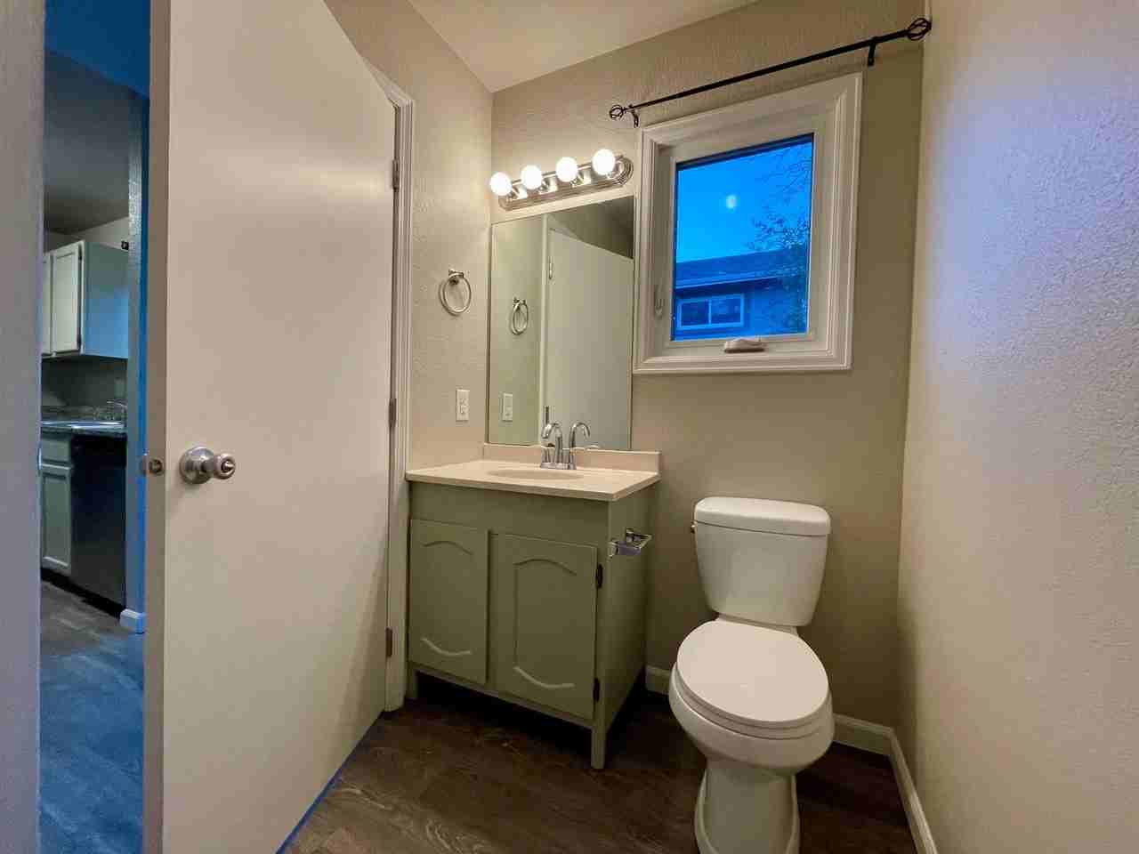 223 N Race St #B - Photo 4 of 13