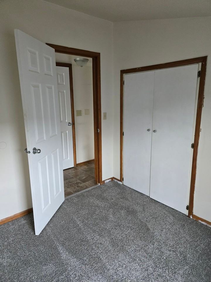 3797 D St Ne - Photo 7 of 8