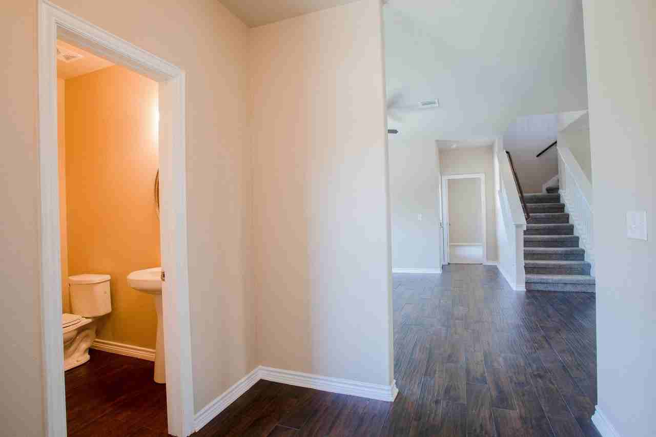 1005 Papaya Cv - Photo 7 of 29