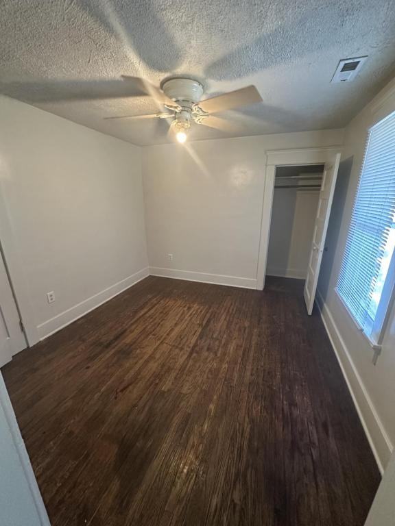 410 W Douglas St #C - Photo 2 of 4