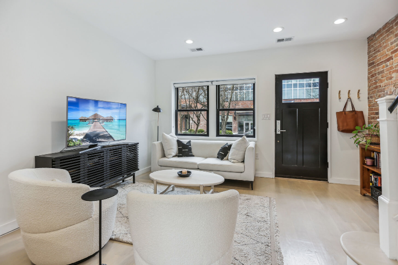 1157 3rd St Ne - Photo 3 of 15