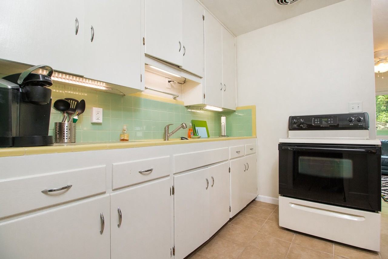 111 Nw 21st St #111 - Photo 5 of 8