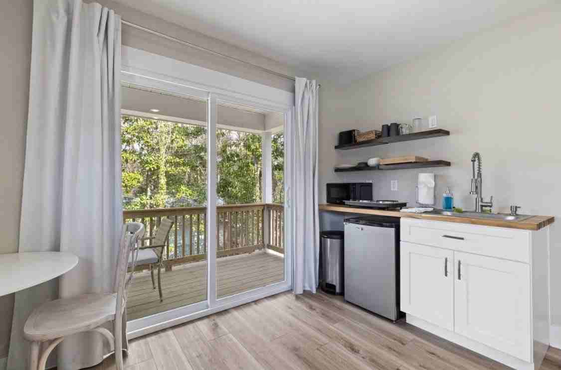 5069 Peachtree Ave #A - Photo 5 of 13