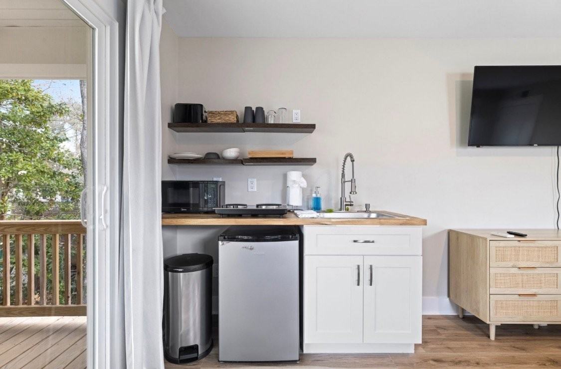 5069 Peachtree Ave #A - Photo 6 of 13