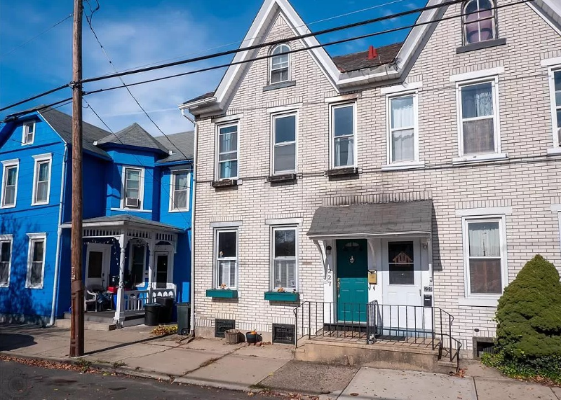 227 E Garrison St - Photo 2 of 19