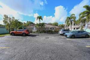 featured image of 6040 Sw 26th St #1